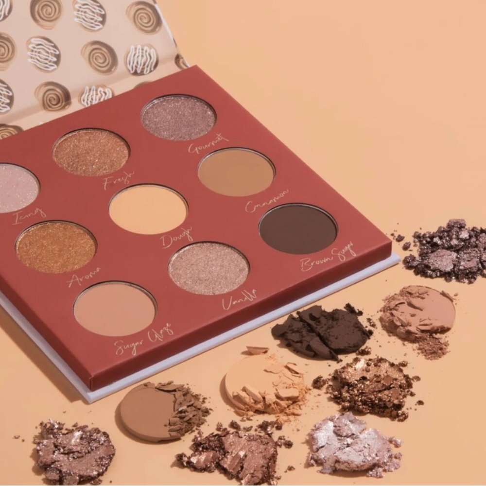 Beauty Bakeries:The Chosen Bun Eyeshadow Palette